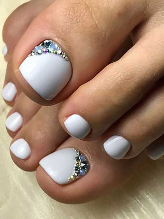White Snow Nail Designs for the Winter
